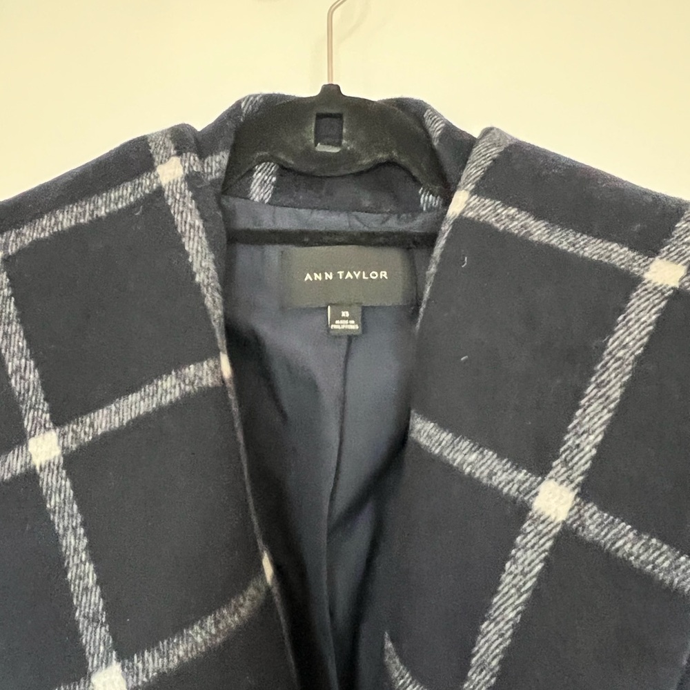 Ann Taylor Windowpane Navy White Plaid Belted Wool Wrap Coat Size XS - Picture 3 of 5